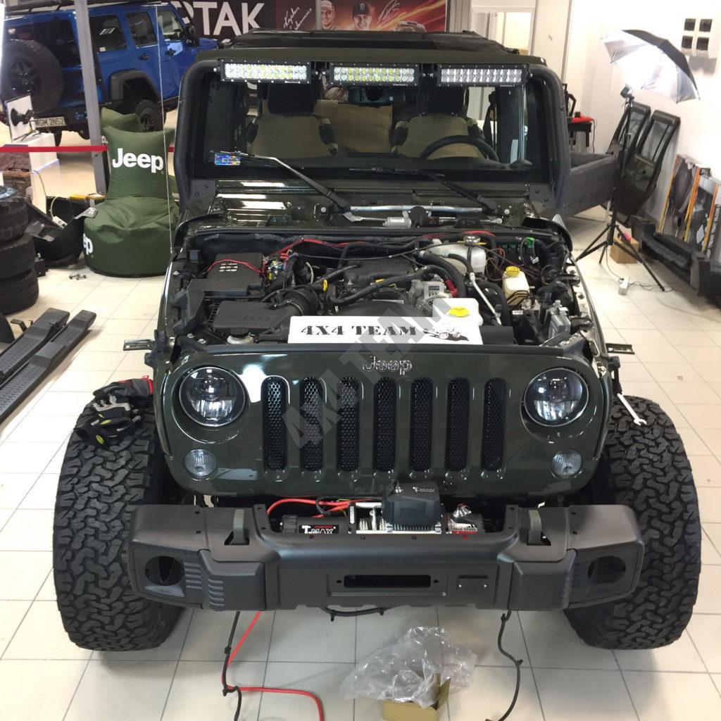 tmax_4x4team_f_resize